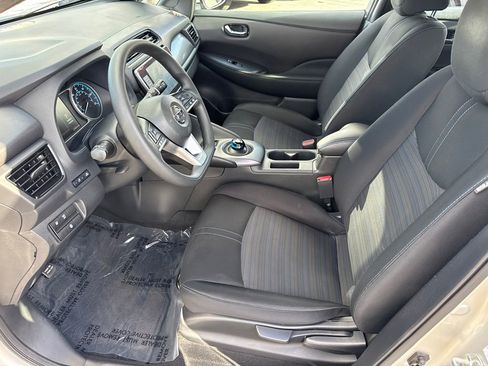 Used 2022 Nissan Leaf S image 27