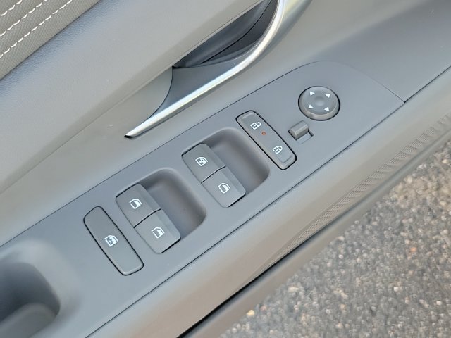 Certified 2026 Hyundai Elantra Sport FWD image 9