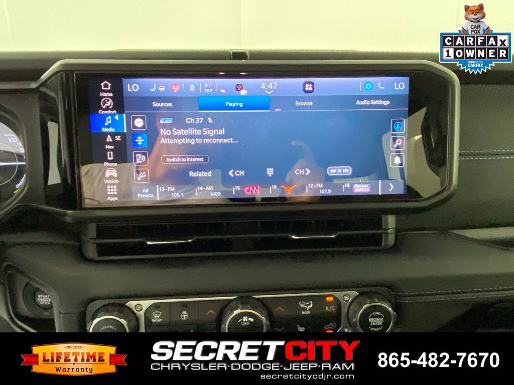 Used 2024 Jeep Wrangler Unlimited Rubicon 4xe w/ Technology Group AWD/4WD image 21