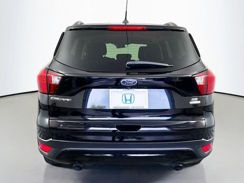 Used 2019 Ford Escape SE image 6