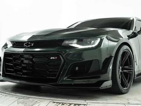 Used 2020 Chevrolet Camaro ZL1 image 17