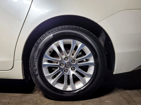 Used 2016 Toyota Sienna XLE image 51