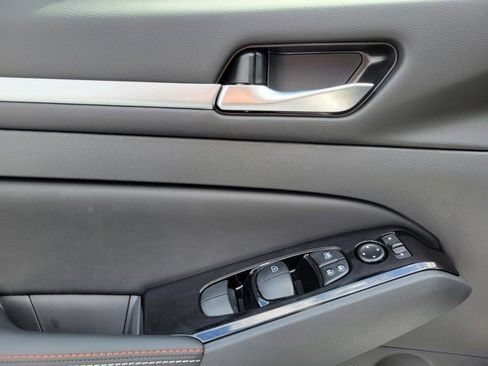 New 2026 Nissan Altima 2.5 SR w/ SR Premium Package FWD image 18