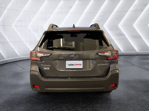 Used 2025 Subaru Outback Premium image 5