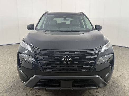 Used 2026 Nissan Rogue Dark Armor FWD image 2