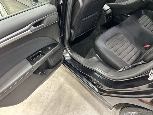 Used 2014 Ford Fusion SE image 22