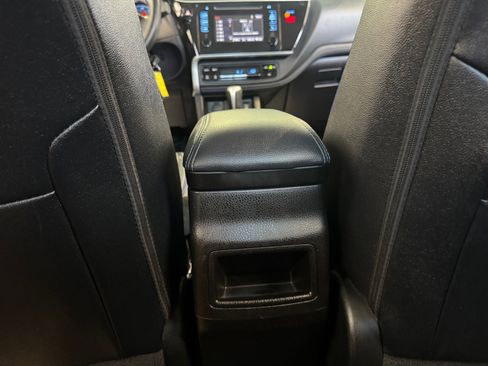 Used 2019 Toyota Corolla SE image 32
