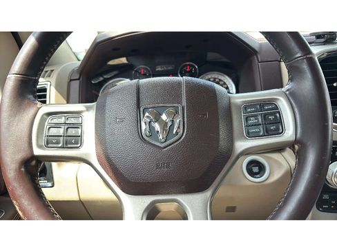 Used 2017 RAM 1500 Laramie w/ Convenience Group AWD/4WD image 16