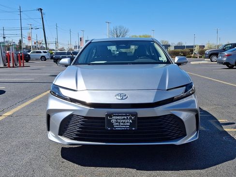 Used 2025 Toyota Camry LE w/ Convenience Package image 2