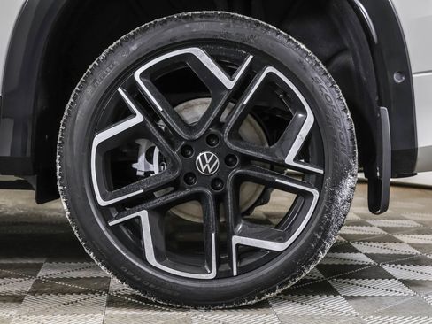 New 2026 Volkswagen Tiguan SEL R-Line image 18