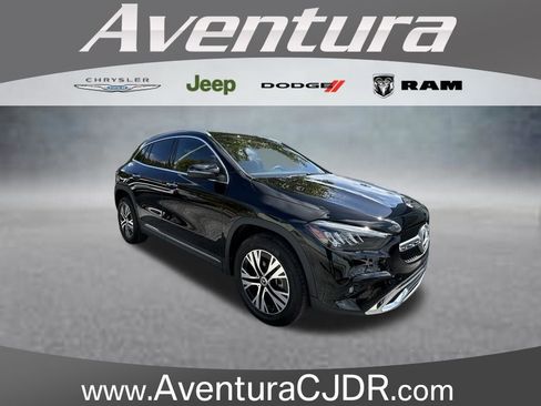 Used 2025 Mercedes-Benz GLA 250 4MATIC image 1