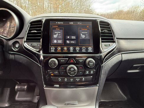 Used 2019 Jeep Grand Cherokee Limited image 22