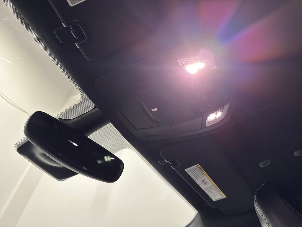 Used 2025 Chrysler Pacifica Select FWD image 30