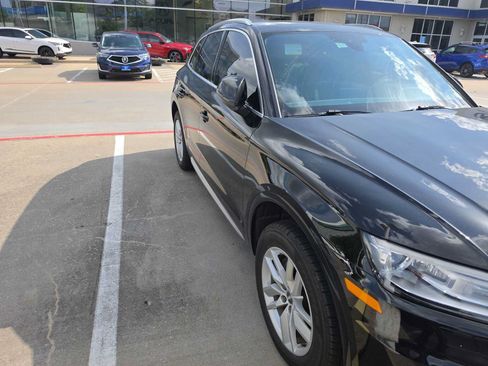 Used 2020 Audi Q5 2.0T Premium w/ Convenience Package AWD/4WD image 3