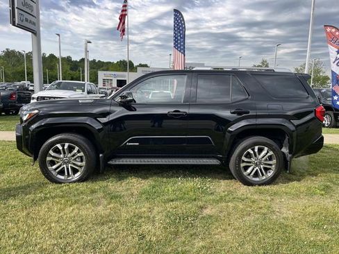 Used 2025 Toyota 4Runner Limited AWD/4WD image 6