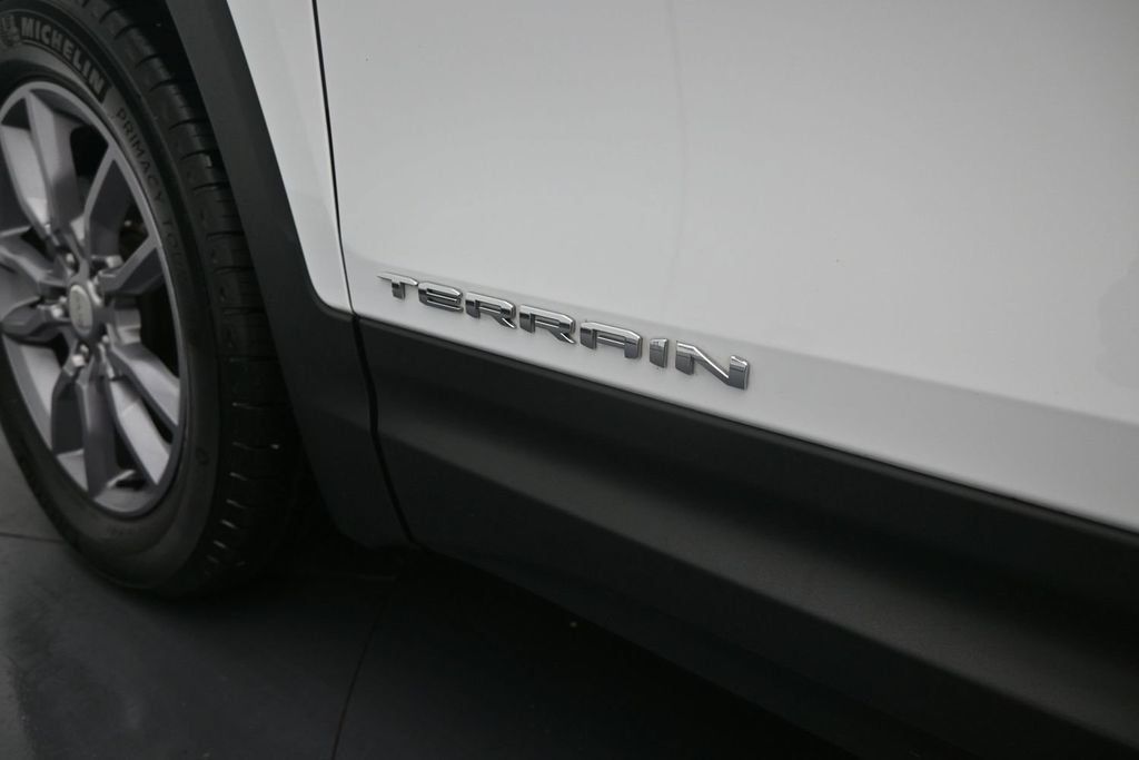 Used 2024 GMC Terrain SLT w/ Infotainment Package II FWD image 12