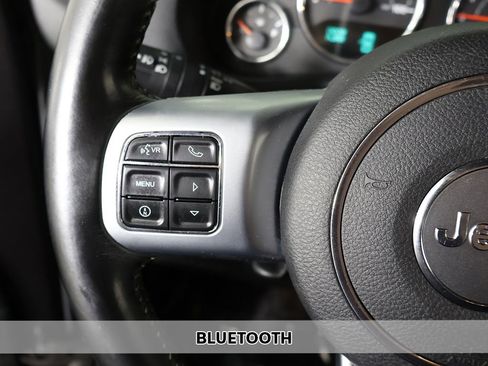 Used 2018 Jeep Wrangler Unlimited Sport AWD/4WD image 3