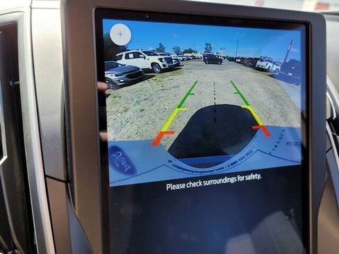 Used 2024 Ford Edge SE image 22