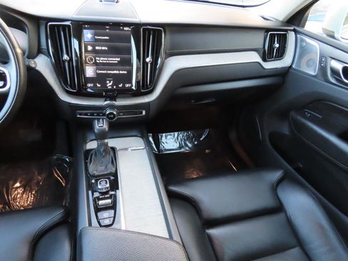 Used 2018 Volvo XC60 T6 Inscription w/ Convenience Package AWD/4WD image 12