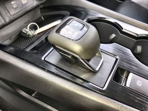 Used 2022 Nissan Rogue SV w/ SV Premium Package image 19