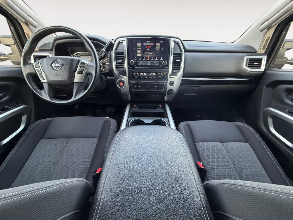 Used 2021 Nissan Titan SV w/ SV Convenience Package RWD image 12