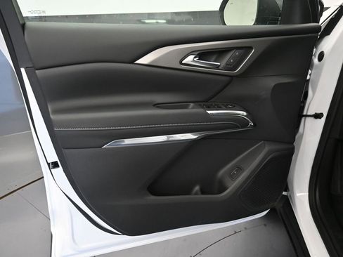 New 2026 Chevrolet Traverse LT image 16