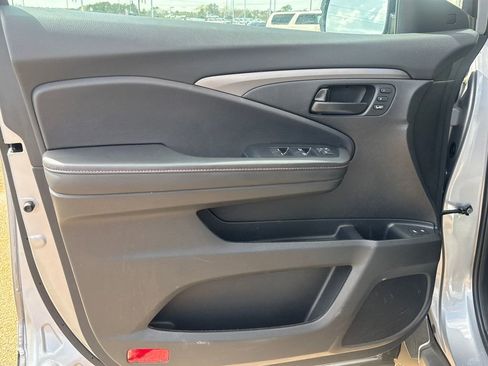 Used 2023 Honda Passport TrailSport image 5