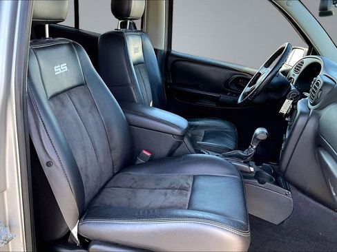 Used 2008 Chevrolet TrailBlazer SS w/ Sun And 6-Disc Cd Package image 7