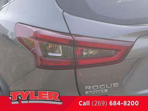 Used 2022 Nissan Rogue Sport SV AWD/4WD image 13