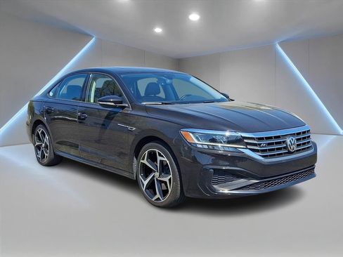 Used 2020 Volkswagen Passat 2.0T R-Line FWD image 1