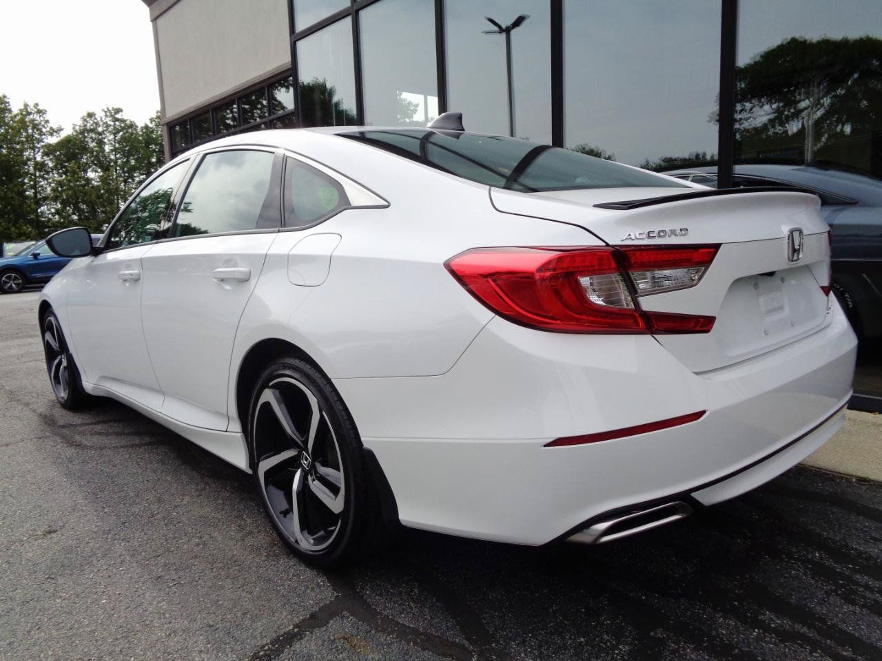 Used 2022 Honda Accord Sport image 7