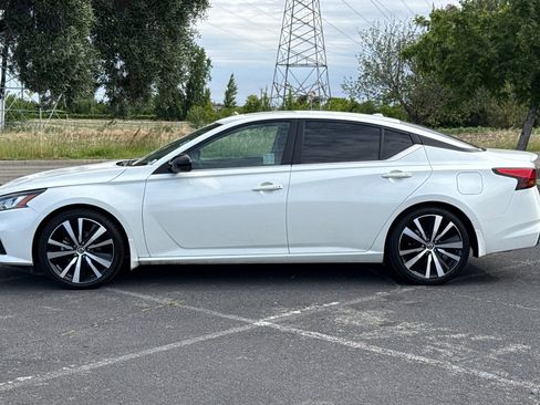 Used 2020 Nissan Altima 2.5 SR w/ Premium Package FWD image 7