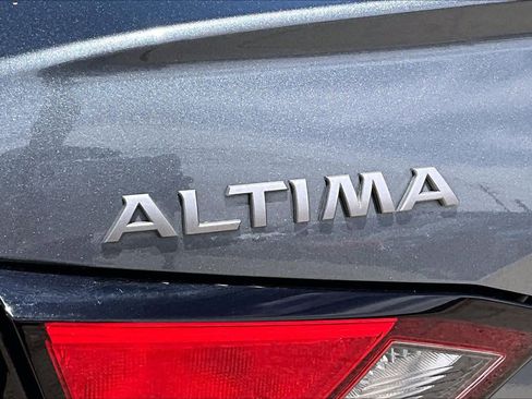 Used 2024 Nissan Altima 2.5 SR FWD image 30