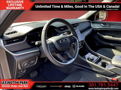 New 2025 Jeep Grand Cherokee 4WD image 6