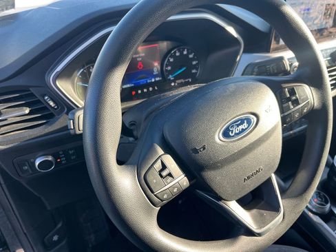 Used 2021 Ford Escape SE image 5