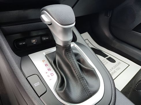Used 2023 Kia Forte LXS w/ LXS Technology Package FWD image 13