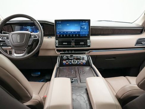 Used 2024 Lincoln Navigator L Reserve image 16