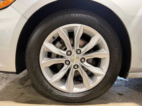 Used 2019 Chevrolet Malibu LT FWD image 16