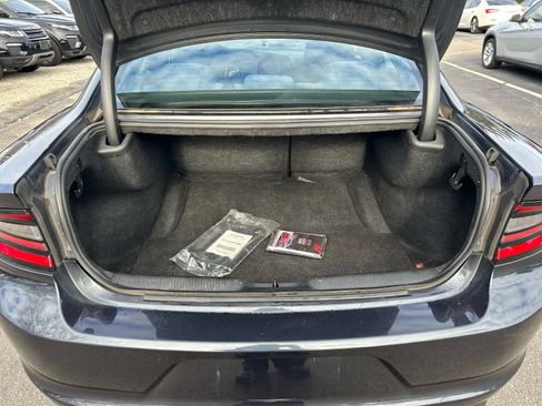 Used 2016 Dodge Charger SXT RWD image 14