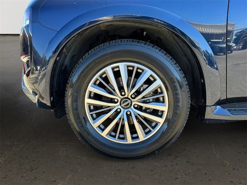 Used 2023 Nissan Armada SL image 10