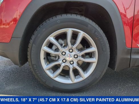 Used 2024 GMC Terrain SLT AWD/4WD image 25