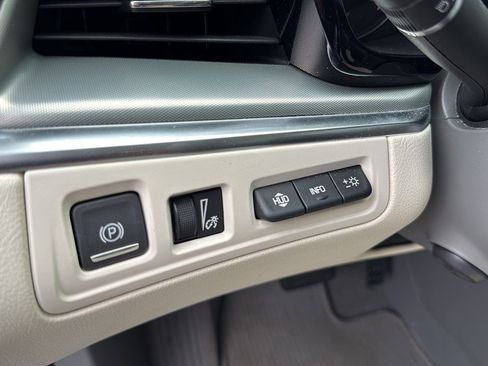 Certified 2024 Cadillac XT5 Premium Luxury w/ Technology Package AWD/4WD image 27