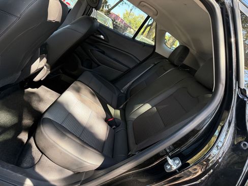 Used 2025 Chevrolet Trax LT w/ LT Convenience Package FWD image 36