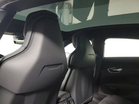 Used 2023 Audi e-tron GT Premium Plus image 13
