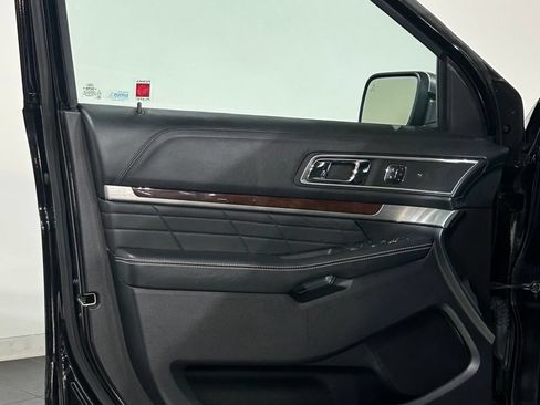 Used 2017 Ford Explorer Platinum AWD/4WD image 44