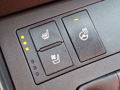 Used 2023 Lexus IS 350 F Sport image 24