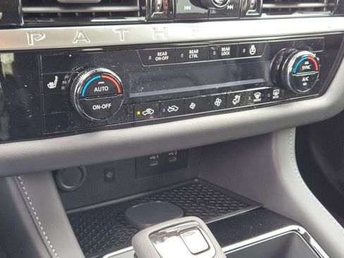 New 2026 Nissan Pathfinder SL AWD/4WD image 28