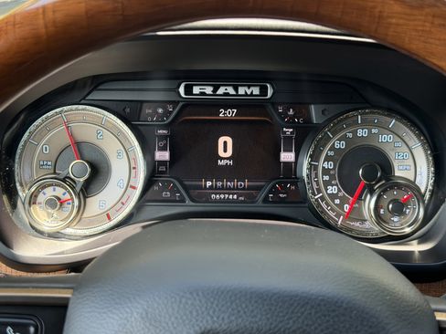 Used 2022 RAM 2500 Limited AWD/4WD image 38