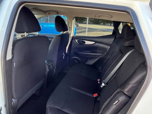 Used 2022 Nissan Rogue Sport S image 13