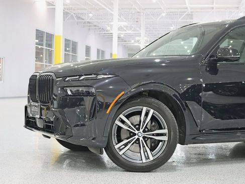 Used 2024 BMW X7 xDrive40i w/ M Sport Package AWD/4WD image 2